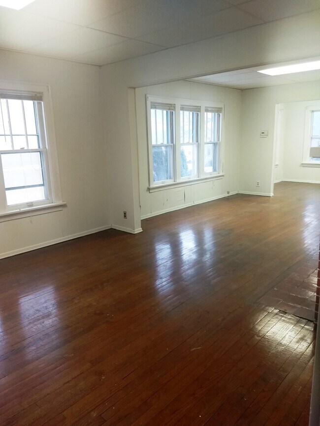 Building Photo - 1529 North Ave