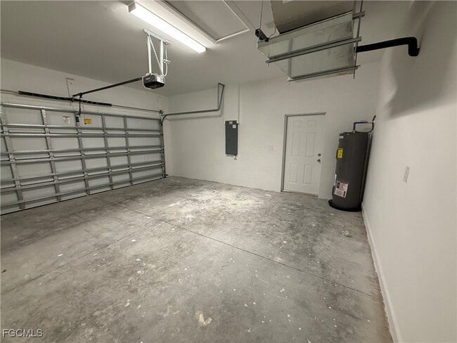 Building Photo - 1906 Vesper Ct