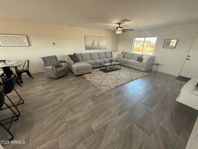 Building Photo - 726 S Johnson Rd