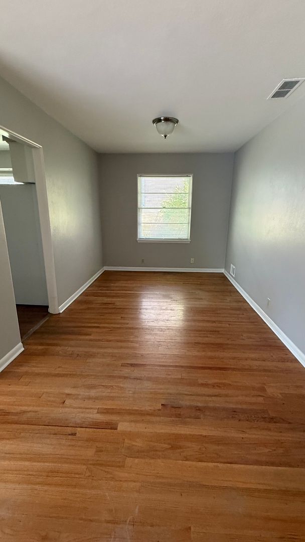 Building Photo - Charming 2-Bedroom Home in a Quiet Neighborhood