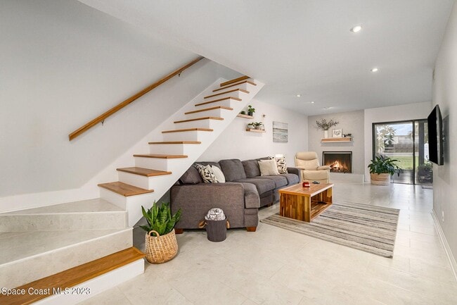 Building Photo - 116 Skyline Cir