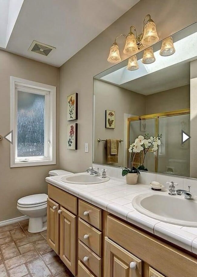 Building Photo - 4 Bedroom 3 Bath Spacious Home in Bellevue