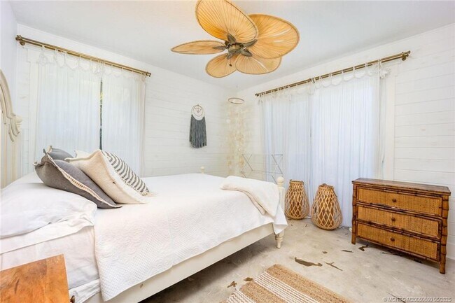 Building Photo - 62 S Sewalls Point Rd