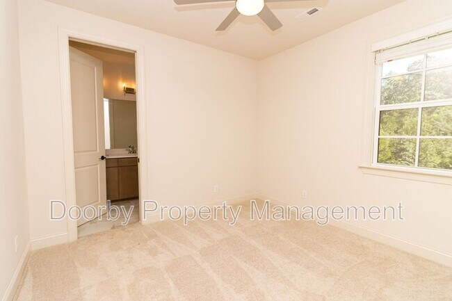 Building Photo - 6908 Roberta Ln