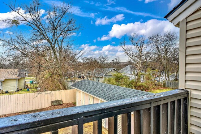 Building Photo - 914 W Washington St