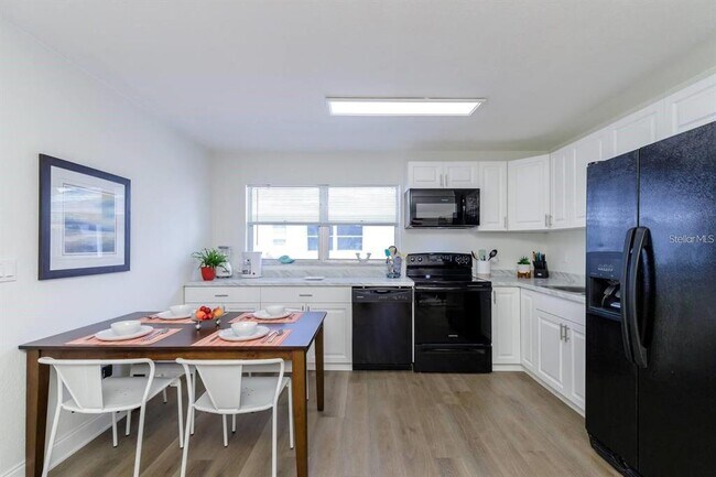 Building Photo - 1295 13th St