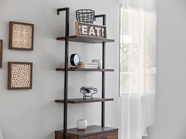 Building Photo - Comfort & Convenience in the Heart of Spokane (Furnished)