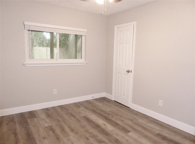 Building Photo - 8126 Glorieta Dr