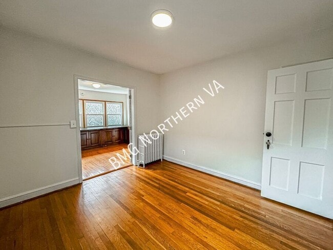 Building Photo - 4412 Volta Pl NW