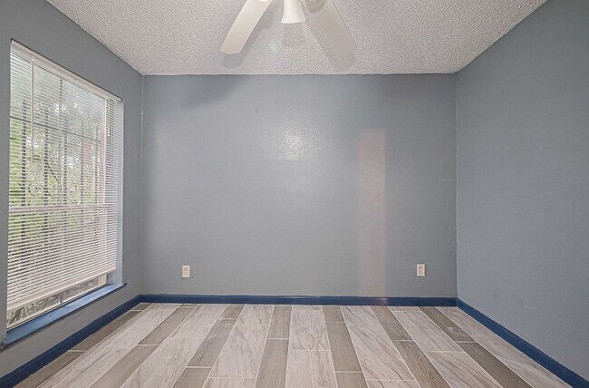 Building Photo - 12615 Brookglade Cir