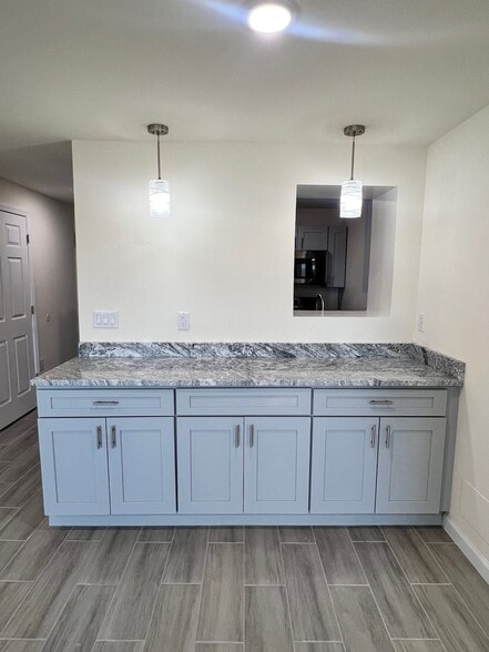 Building Photo - 123 S Munn Ave