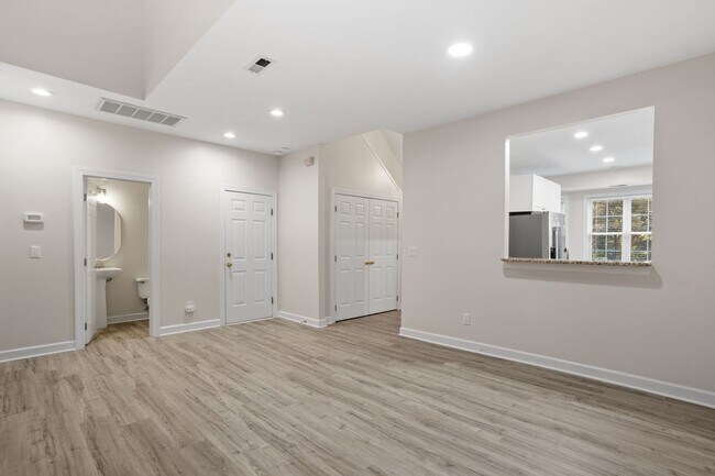 Building Photo - 3301 Philmont Dr