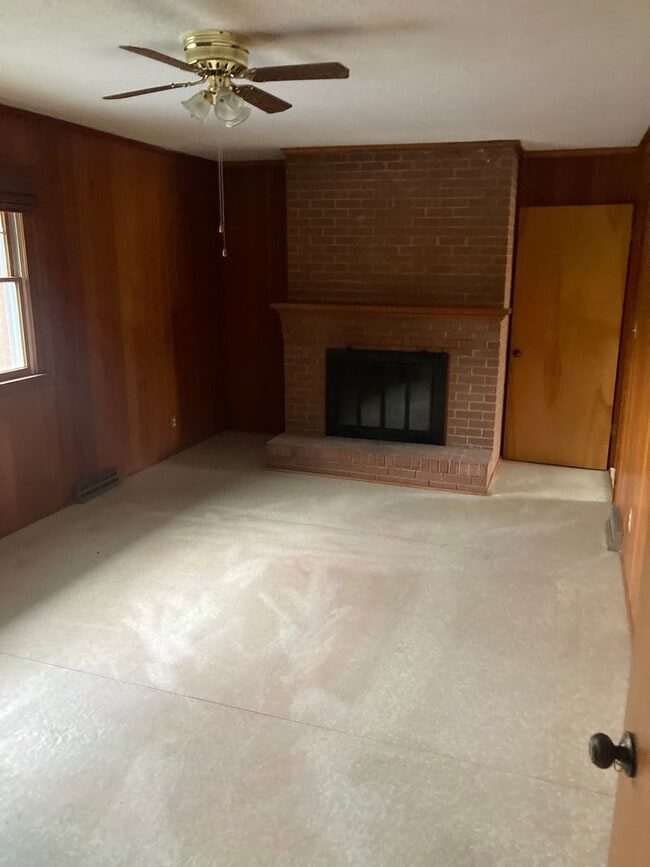 Building Photo - 669 McGregor Rd