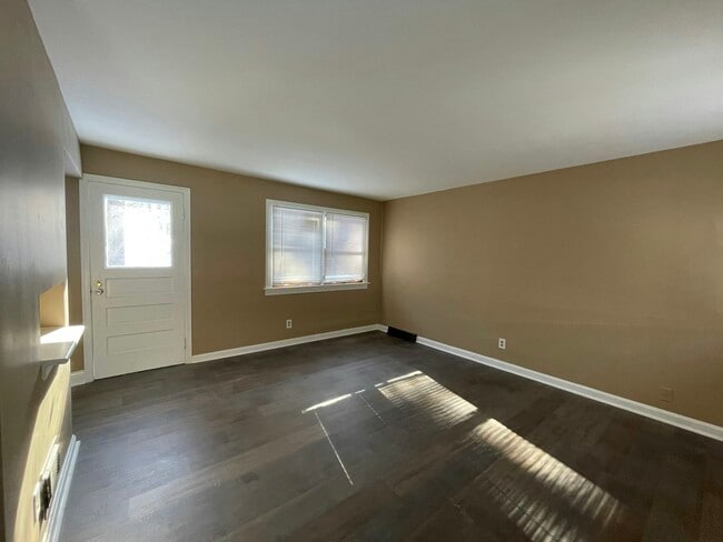 Building Photo - 4273 Delridge Dr