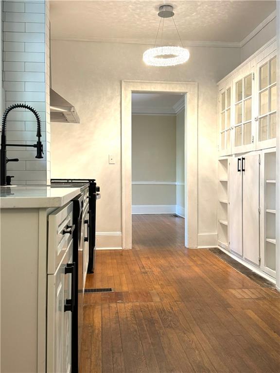 Building Photo - 46 Delmont Dr NE