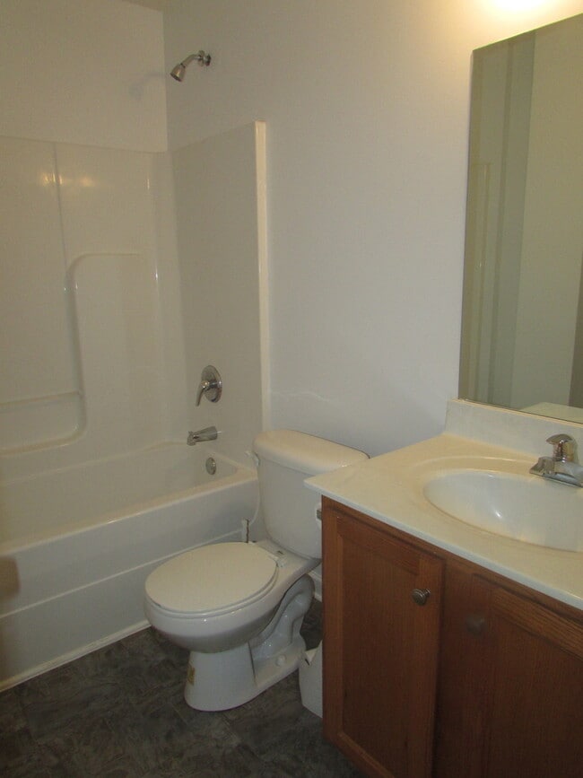 Building Photo - Murfreesboro Duplex - Prime Location Near I-840 & I-24!