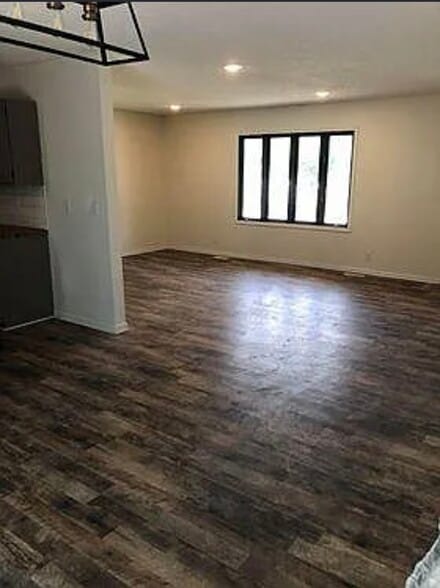 Building Photo - 123 E Osage St