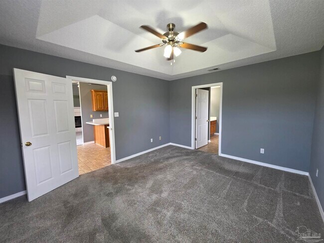 Building Photo - 6024 Yellow Rose Dr