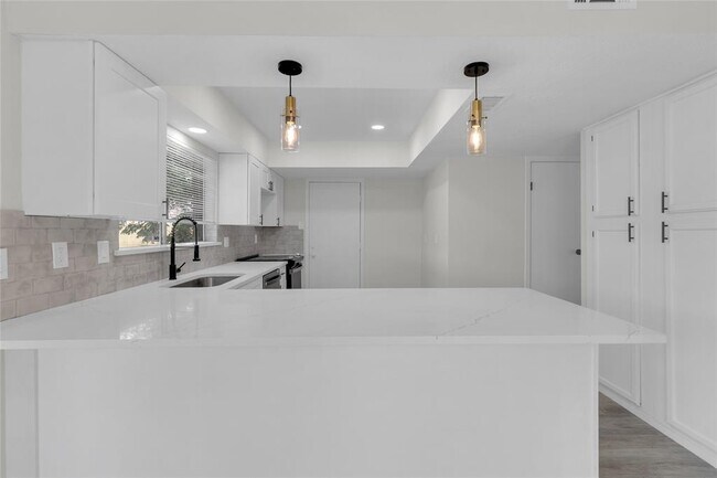 Building Photo - 18010 Santolina Ln