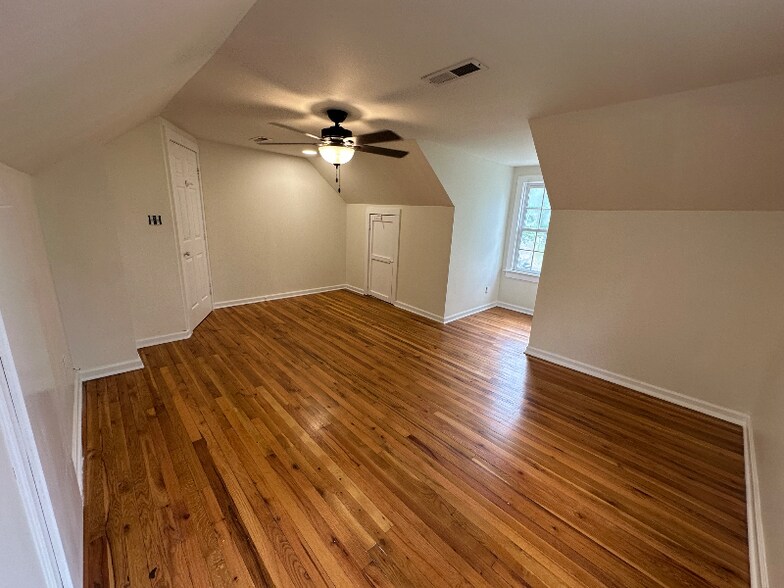 Building Photo - 816 E Tombigbee St