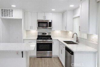 Building Photo - 9156 Burke St