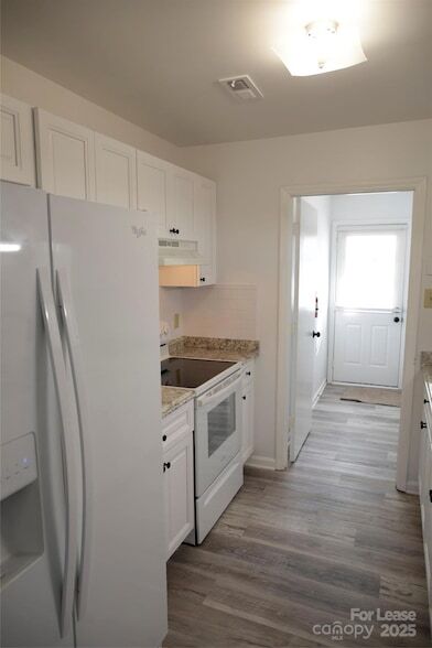 Building Photo - 12300 Rock Canyon Dr