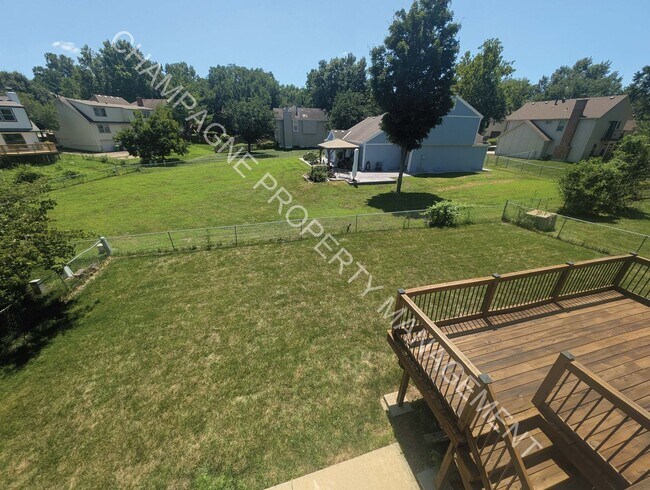 Building Photo - GORGEOUS LENEXA HOME FOR RENT - FLAT ROCK ...