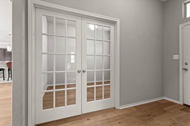 Building Photo - 9616 Kline Ave