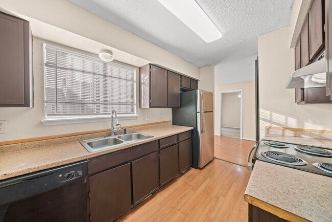 Building Photo - 6701 Sands Point Dr