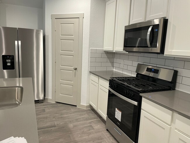 Building Photo - 7719 Golden Rubia Ln