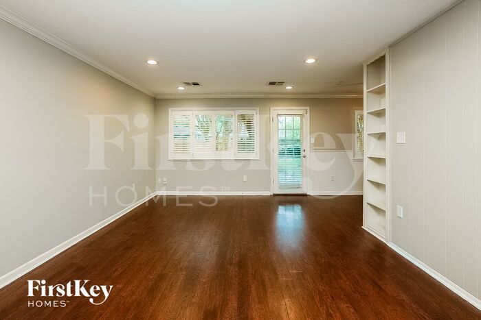 Building Photo - 1504 Seagate Ln