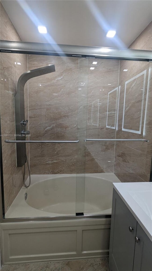 Building Photo - 213 E Forest Oak Cir