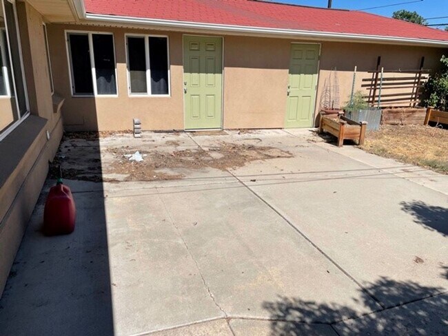 Building Photo - Denver Three Bedroom House Two Blocks From City Park