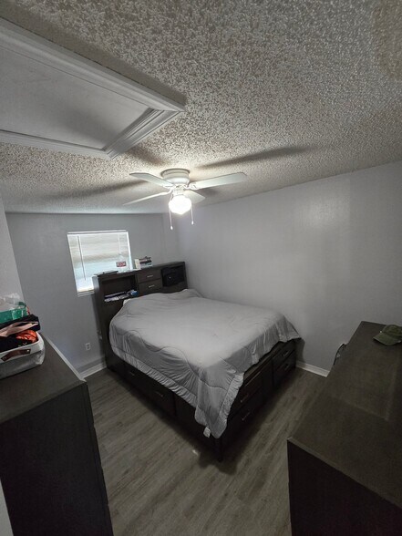 Building Photo - 2915 36th Ave W