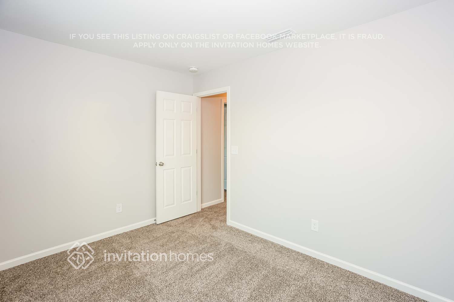 Building Photo - 4186 Broadstairs Dr SW