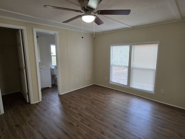 Building Photo - 6308 6th Ave