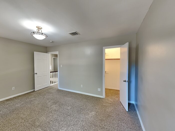 Building Photo - 1906 Tucumcari Dr