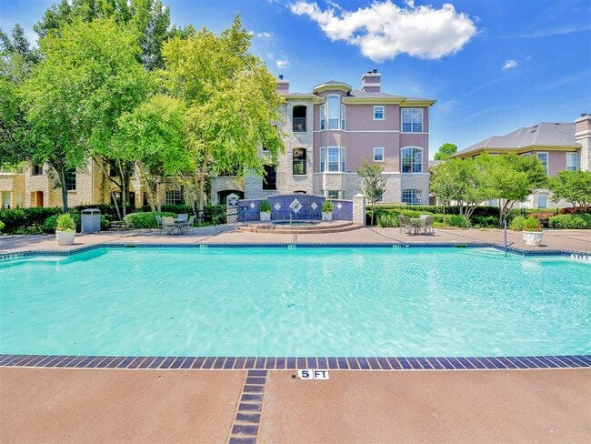 Building Photo - Bentley Place Apartments