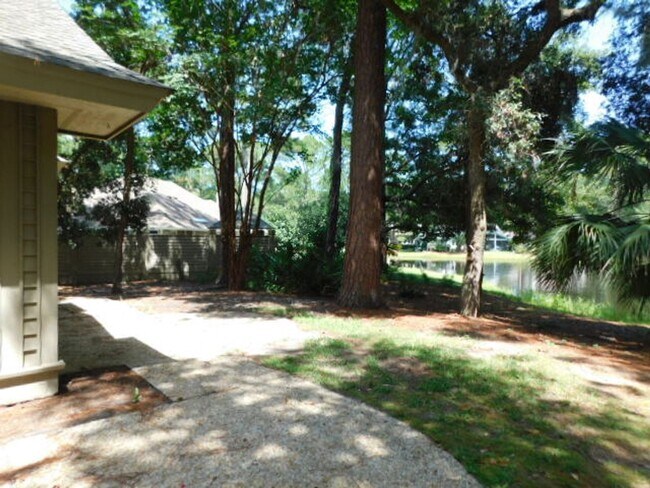 Building Photo - Nice Home In Hilton Head Plantation