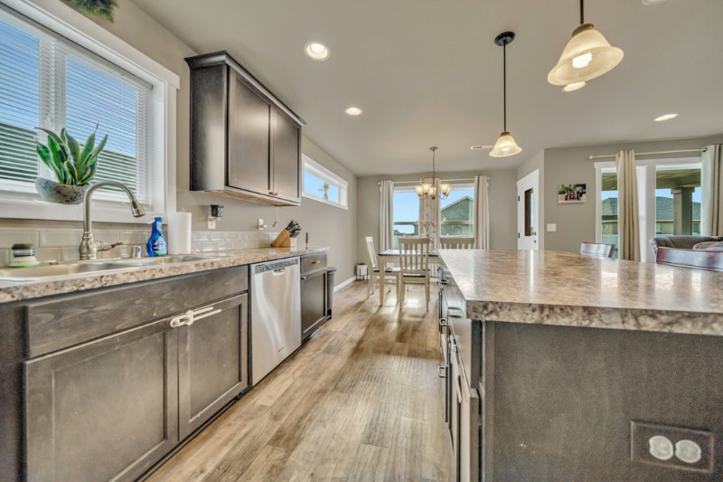 Building Photo - 508 L St NE