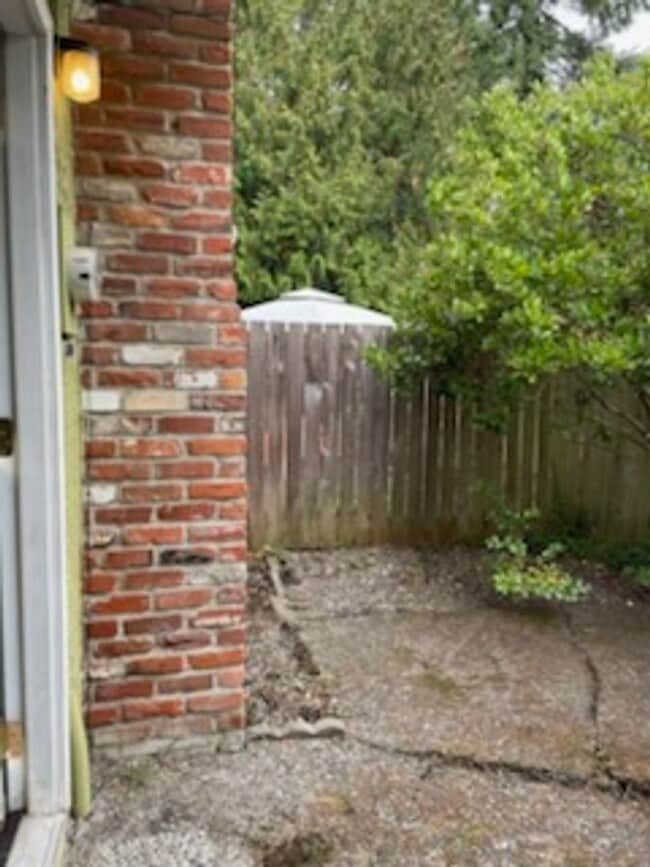 Building Photo - Spacious 2-Bed, 1.5-Bath Home with Firepla...