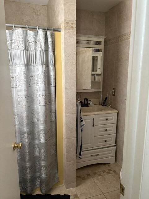 Building Photo - "Charming 4-Bedroom Lancaster Home with Granite Kitchen & Finished Basement Oasis!"