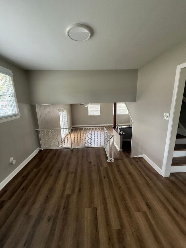 Building Photo - 3 Bed/1.5 Bath Brick Home on 0.3 acres