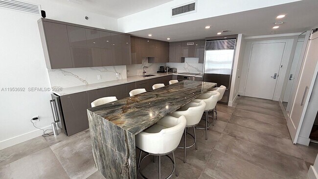 Building Photo - 465 Brickell Ave