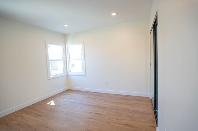 Building Photo - 1038 Westmoreland Ave