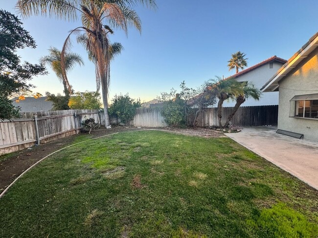 Building Photo - Elegant 4-Bed, 3-Bath Two-Story Home with Spacious Backyard and Private Downstairs Suite