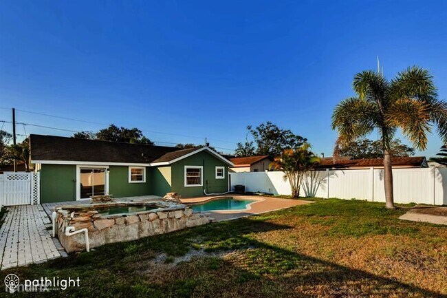 Building Photo - 3 br, 2 bath House - 6513 68th Avenue Nort...