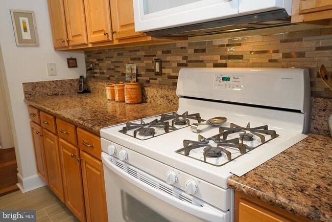 Building Photo - 2111 Ganton Green