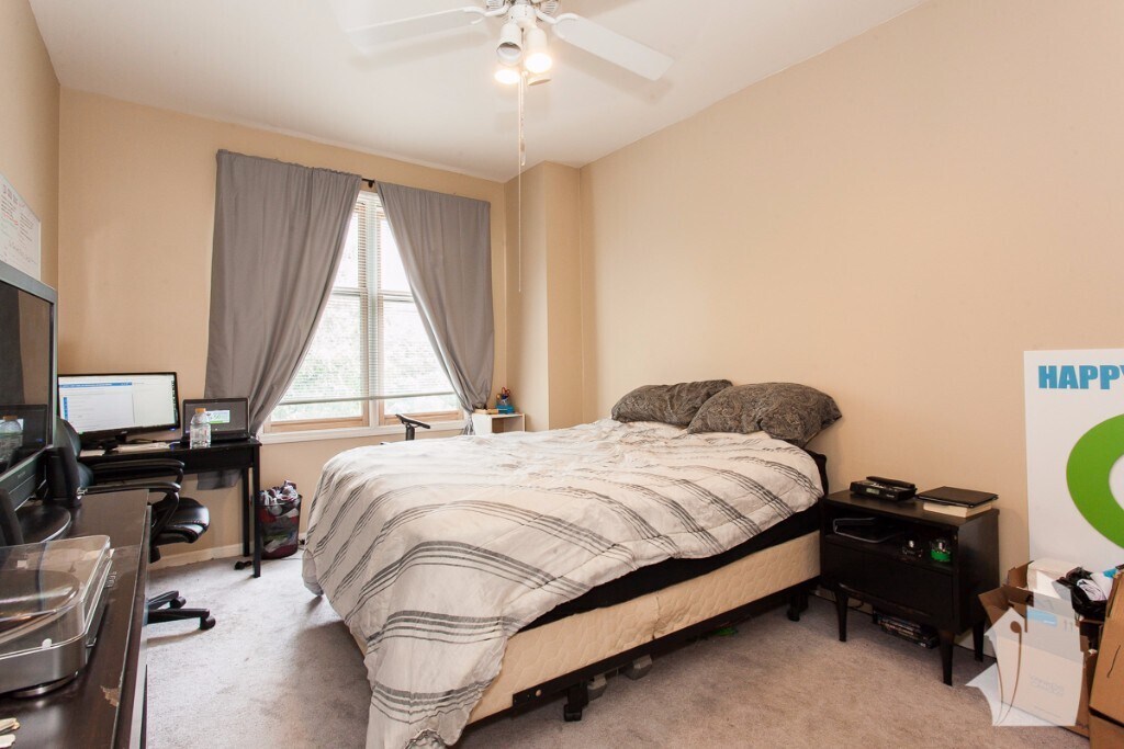 Building Photo - 616 N Paulina St