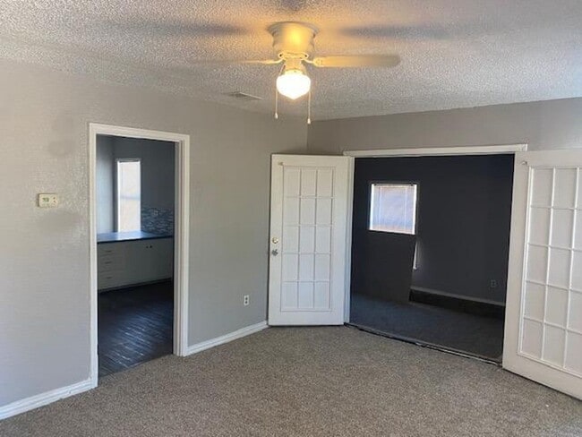 Building Photo - Great rental now available near Texas Tech University and UMC.